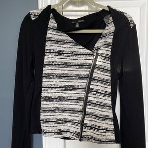Aqua side zipper blk white jkt runs short and narrow. Medium